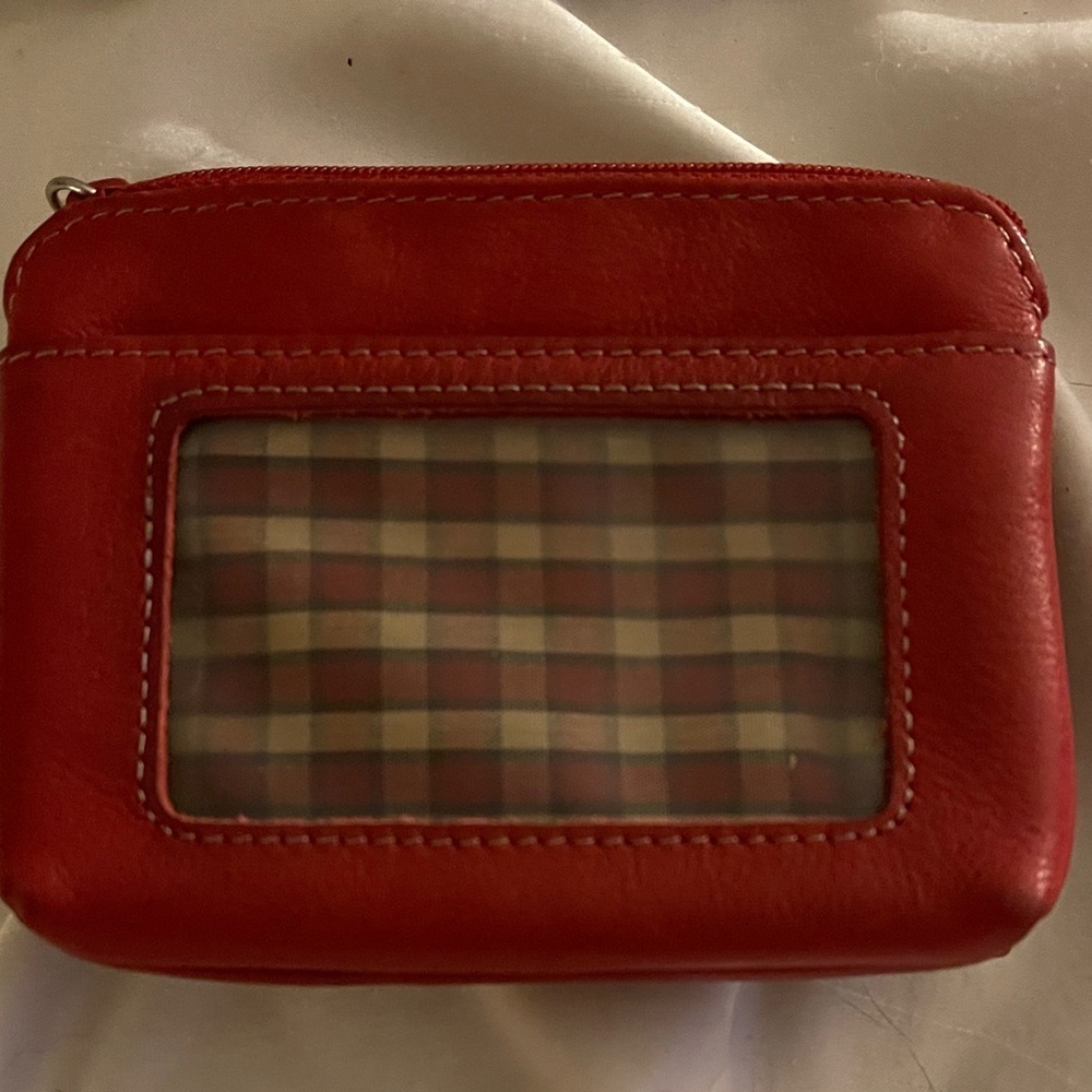 Dockers Beautiful Women's Vibrant Red Wallet Dockers - Picture 3 of 12